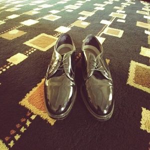 Women's black patent leather shoes size 10